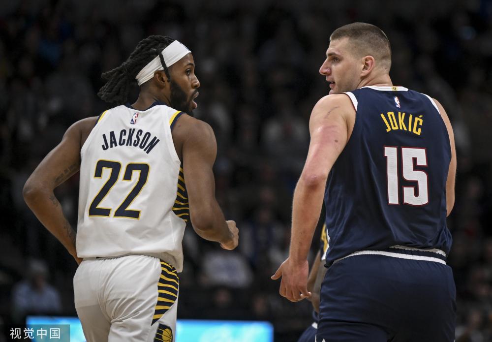 双方在比赛 双方在比赛